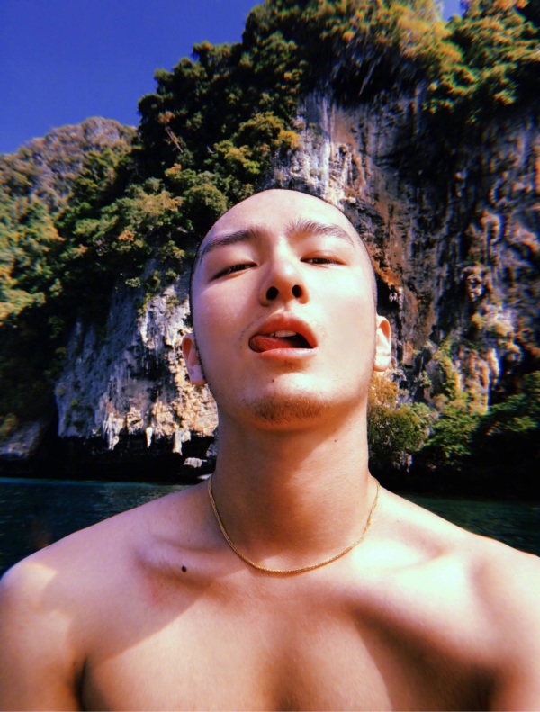 一直头发比较长的男生突然剪一个寸头是怎样的体验