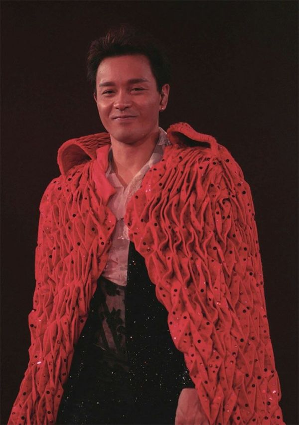 你心中张国荣好看的衣服前三名