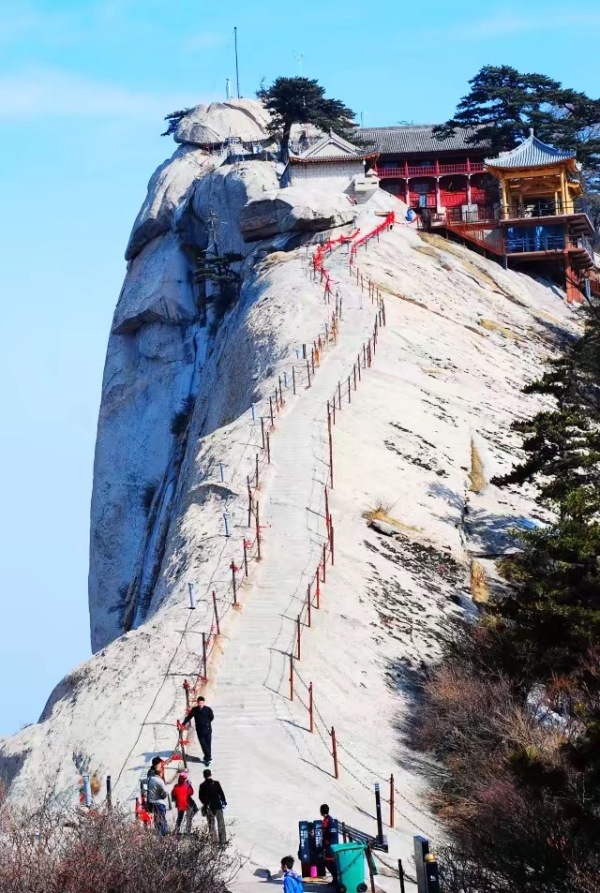 華山泰山黃山衡山嵩山哪個山最值得去