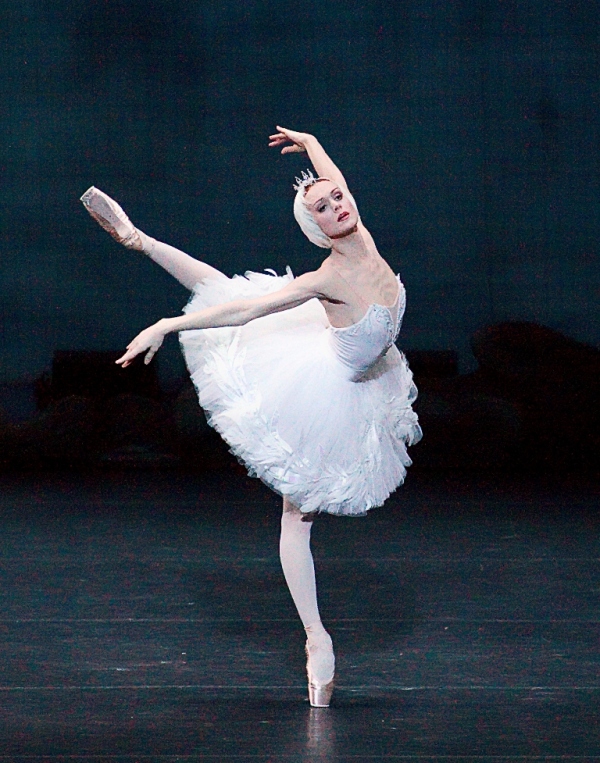 为什么很多人都不约而同认为芭蕾舞鞋是这样绑