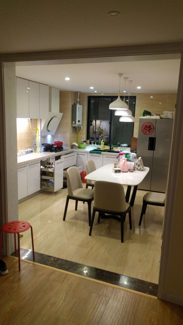 谁家用过开放式厨房,能上传些图片谈谈多年后的体验吗?