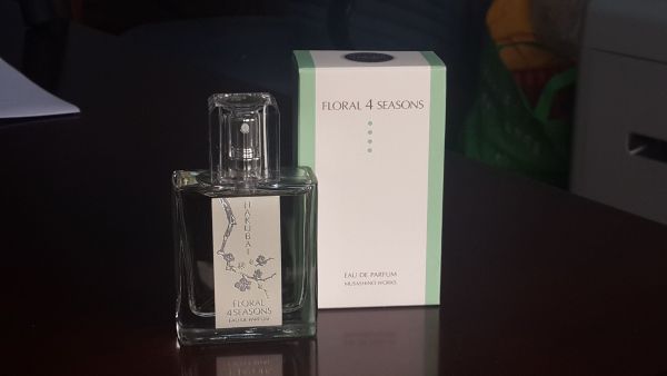 非常难忘 看完十几年后我还特地买了白梅香水.