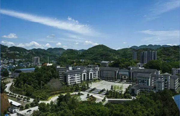 在恩施高中就读是一种什么样的体验?