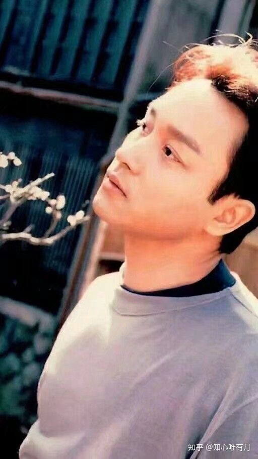 有哪些以陈奕迅或者张国荣为主题的手机壁纸?